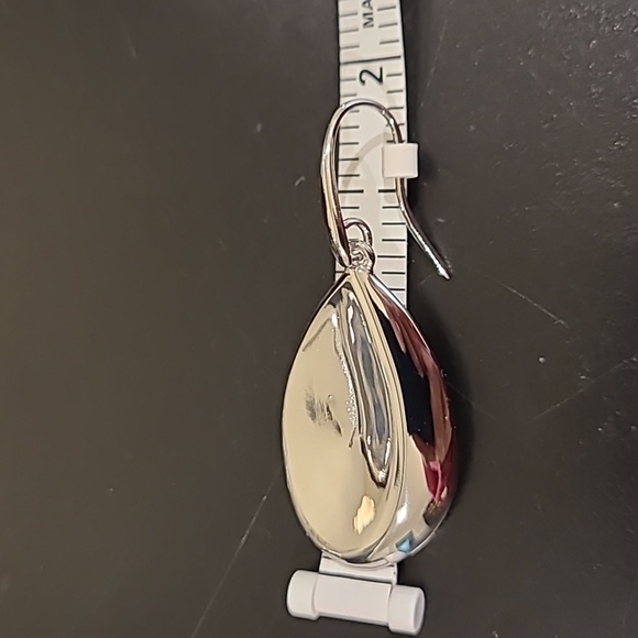 Silver Tone Teardrop Earings - Picture 4 of 4